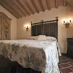 Con Piscina Villa