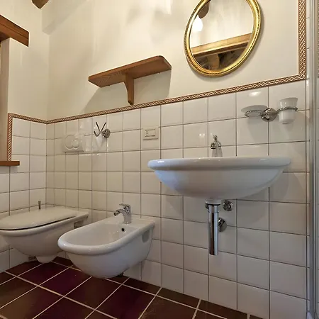 Villa Con Piscina Camaiore